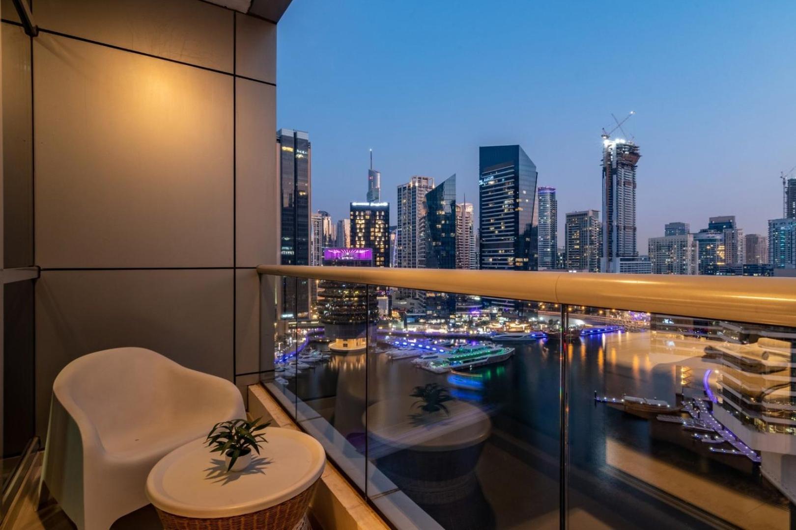 Apartamento Guestready - The Marina Splendor Dubái Exterior foto