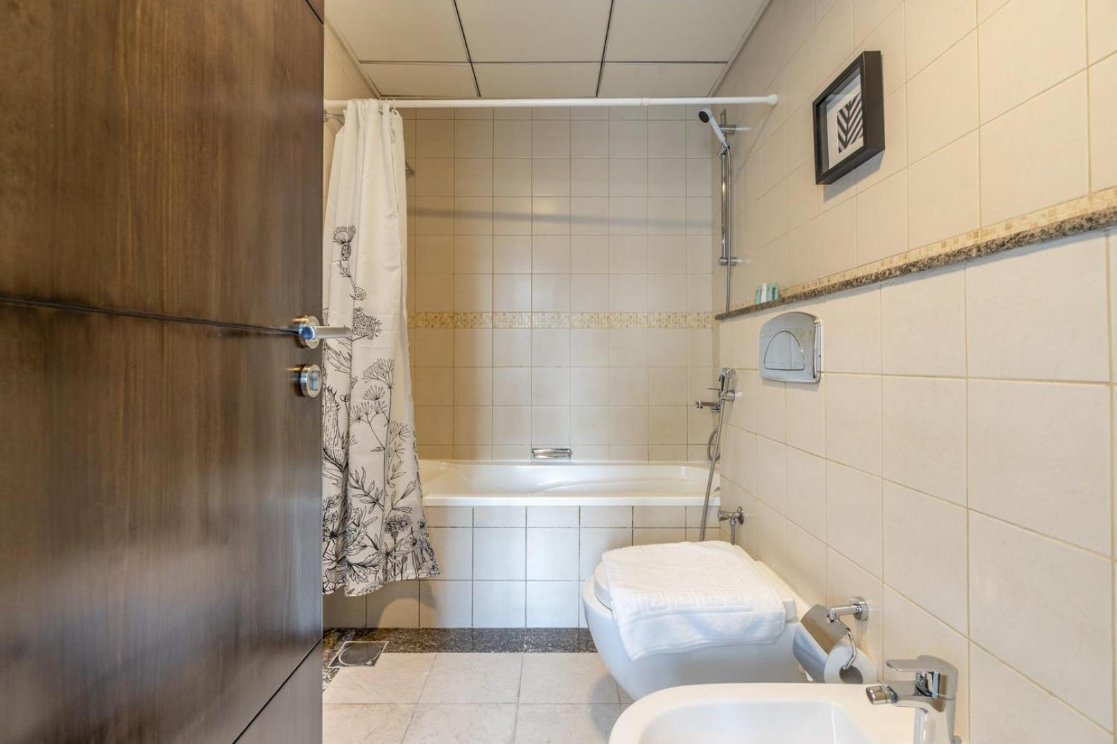Apartamento Guestready - The Marina Splendor Dubái Exterior foto
