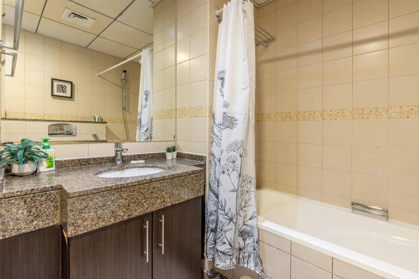 Apartamento Guestready - The Marina Splendor Dubái Exterior foto
